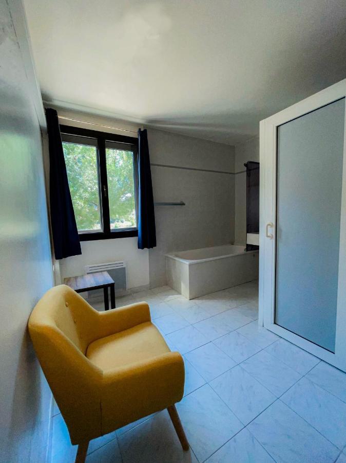 Logis Hotel & Restaurant L'Etape Bouc Bel Air - Gardanne Εξωτερικό φωτογραφία