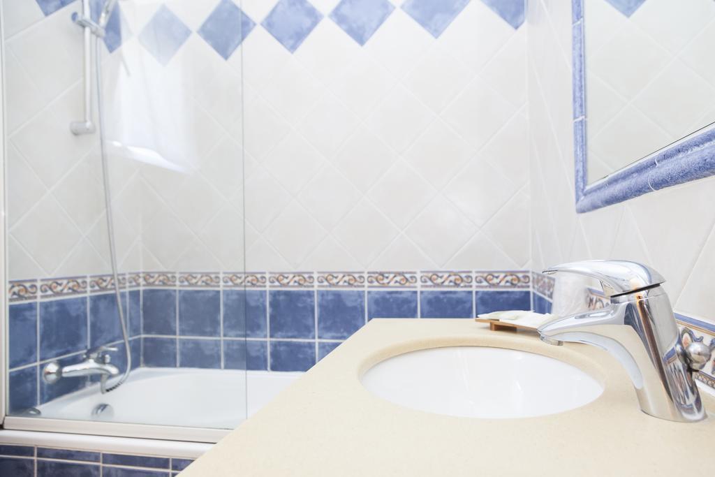 Logis Hotel & Restaurant L'Etape Bouc Bel Air - Gardanne Εξωτερικό φωτογραφία