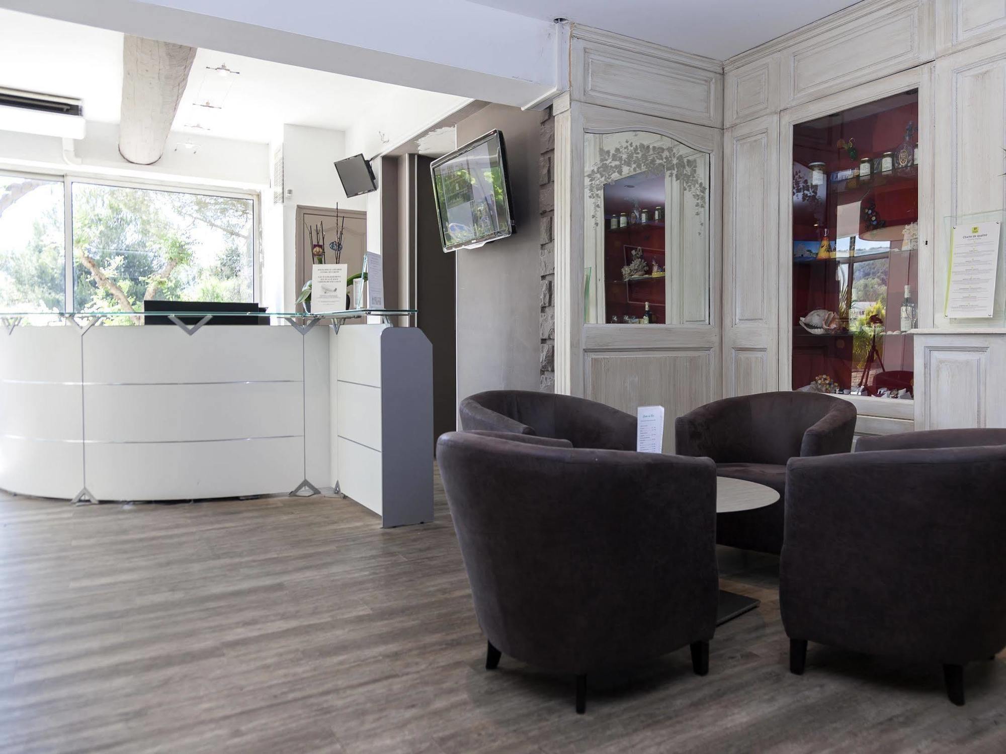 Logis Hotel & Restaurant L'Etape Bouc Bel Air - Gardanne Εξωτερικό φωτογραφία